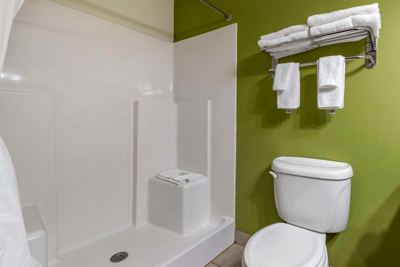 Sleep & - Des Moines Hotel Pleasant Hill